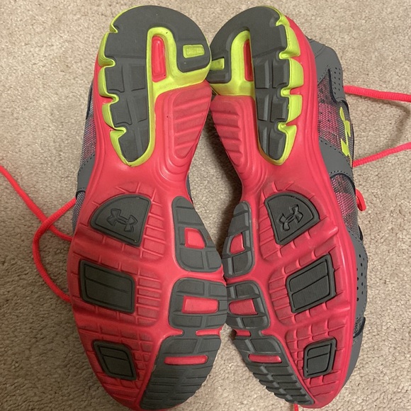 SHOES - Picture 5 of 6